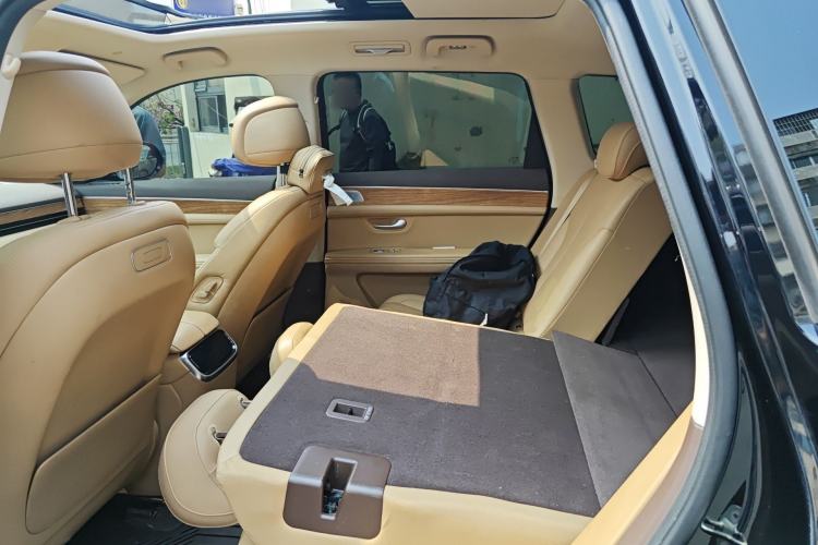 Used Hima AITO M7 2024 1.5T Intelligent Drive Rear-Drive Ultra Version 5 Seats Left Rear Seat