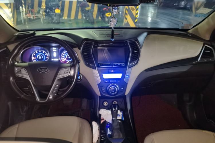 Used Hyundai Santa Fe 2013 Revised Version 2.4L Automatic All-Wheel Drive Smart Type