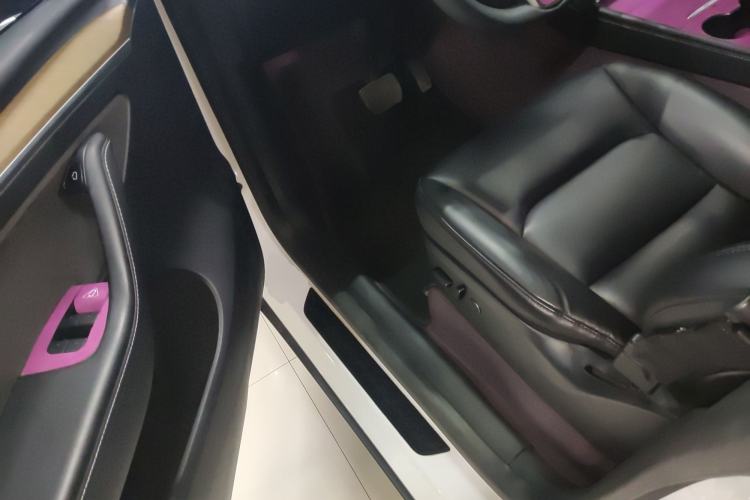 Used Tesla Model Y 2021 Long-Range All-Wheel-Drive Version