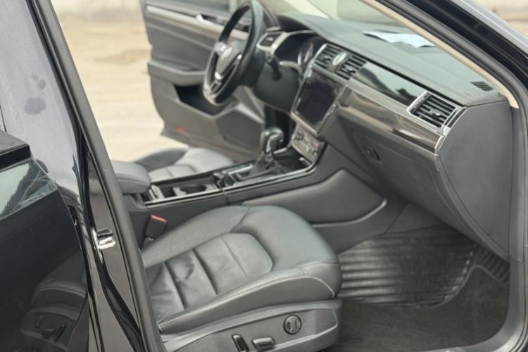 Used Volkswagen Phideon 2018 Revised Version 380TSI Two-Wheel Drive Business Edition
