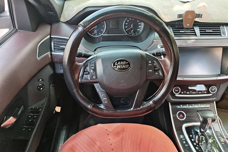 Used Land X7 2015 2.0T Panoramic Prestige Edition