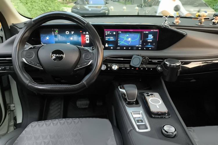 Used Dongfeng Aeolus Huge 2022 Mach Dual-Motor 1.5T MHD Dare-to-Dream Edition
