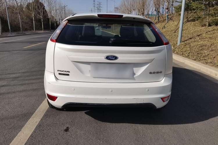 Used Ford Focus 2014 Hatchback Classic 1.8L Automatic Cool White Collector's Edition