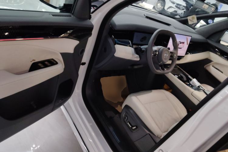 Used Zeekr 009 2024 Six-Seat Executive Version 4WD 108 kWh
