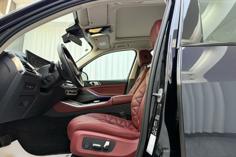 Used BMW X5 2023 xDrive 30Li Luxury M Sport Night Edition Package
