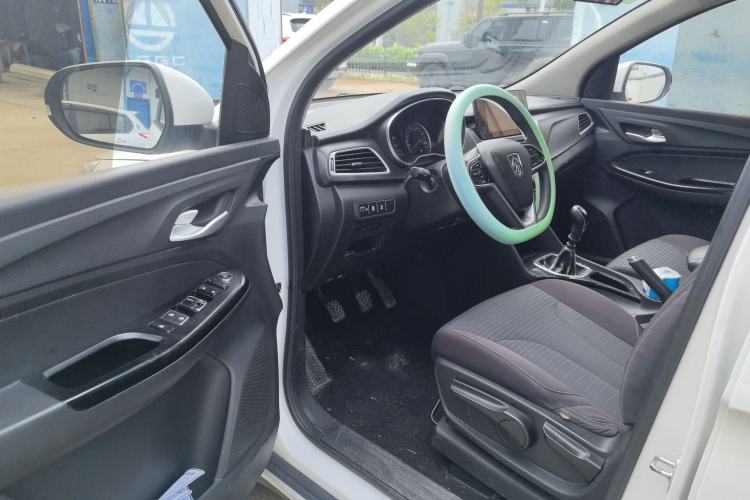 Used Baojun 730 2019 1.5L Manual Fashion Model 7-seater National V