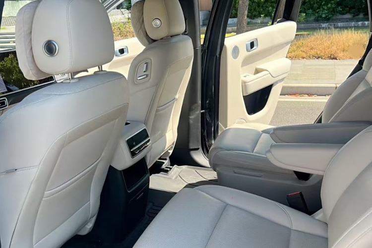 Used Li Auto L8 2023 Max model Interior 6