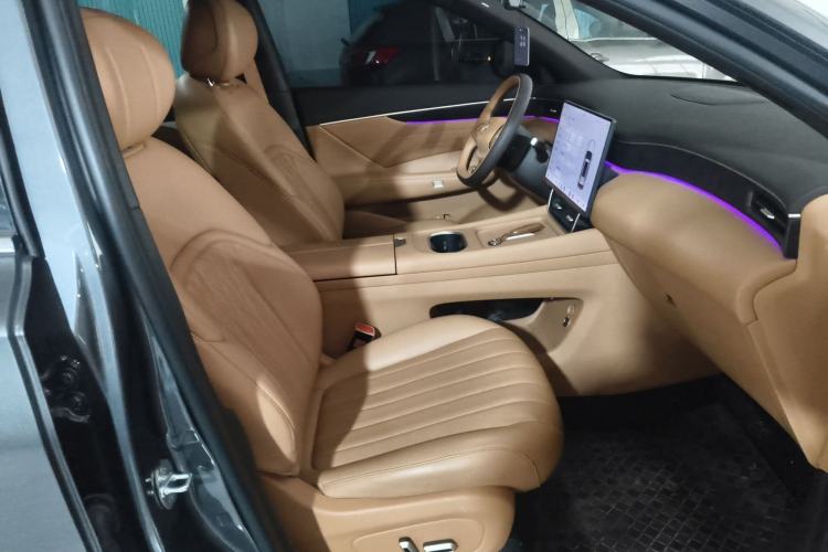 Used Dongfeng Aeolus L8 2025 Model 185KM Dream Edition Right Front Seat