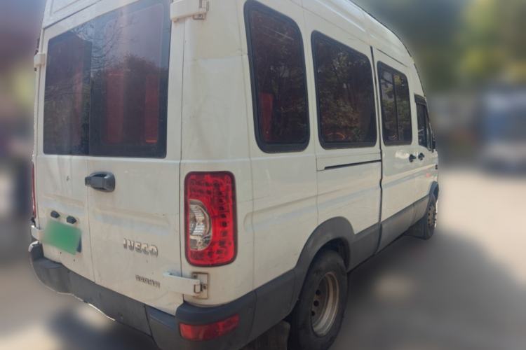 Used Iveco Power Daily 2017 2.5T Deluxe A37 High-Roof 6-7 Seater Bus 47Z5