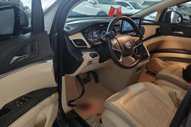 Used Buick GL8 2023 Facelifted Land Cruiser Executive Luxury Version
