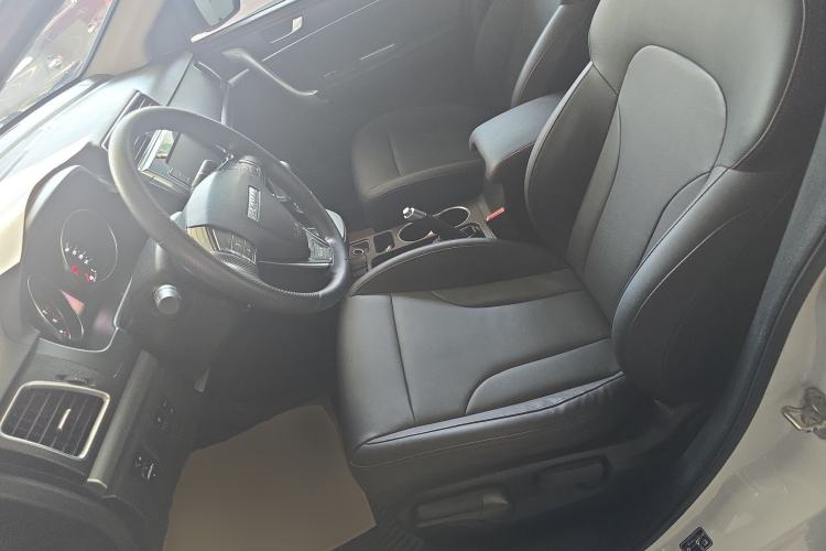 Used Haval M6 2019 1.5T DCT Two-Wheel Drive Value Edition China VI Standard Left Front Seat