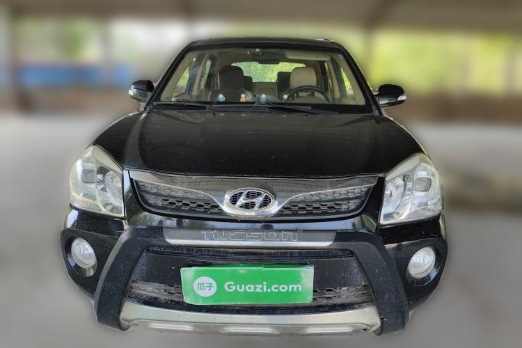 Used Hyundai Tucson 2013 2.0L Manual Two-Wheel Drive Comfort Version Front