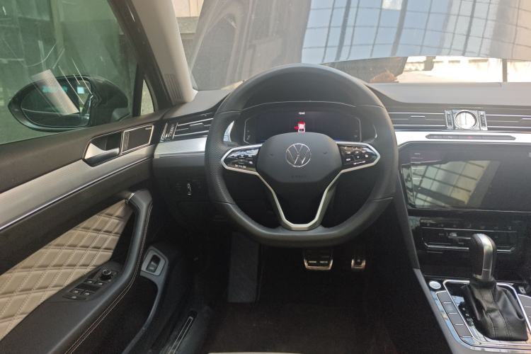 Used Volkswagen Magotan 2023 2 Million Units Limited-Edition 380TSI DSG Flagship Version Steering Wheel