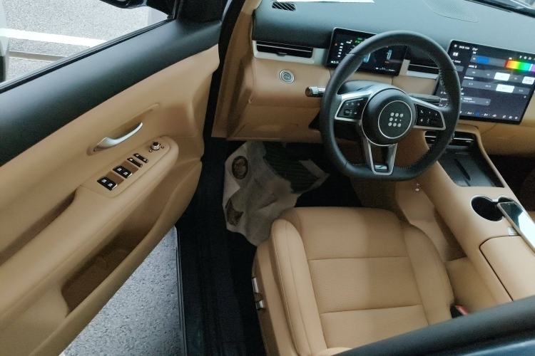 Used Landian E5 PLUS 2025 165 km Long-Range Version PLUS 5-Seater