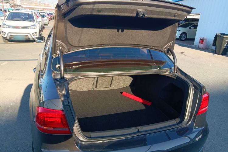 Used Volkswagen Magotan 2015 2.0 TSI Prestige Model