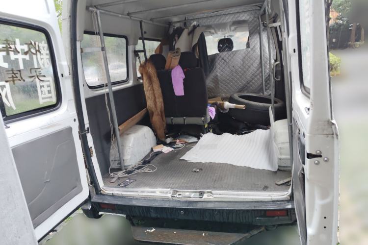 Used SAIC MAXUS Xintu V80 2016 2.5T AMT Aoyuntong National V Short Wheelbase Low-Roof 6-Seater