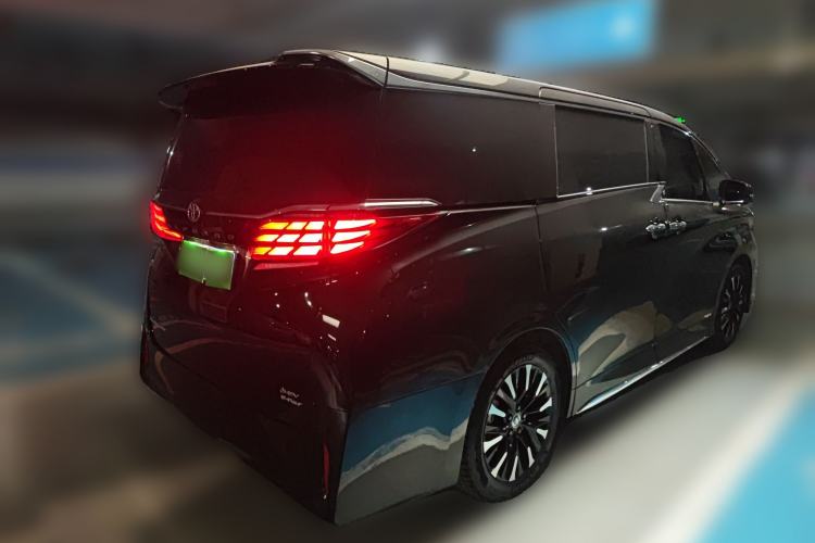 Used Toyota Alphard 2024 Dual-Engine 2.5L Prestige Edition
