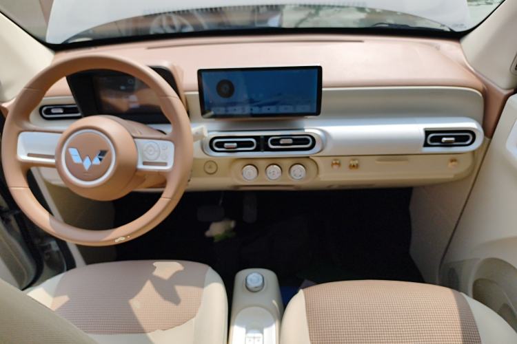 Used Wuling Hongguang MINIEV 2024 3rd Generation 215km Youth Edition Center Console