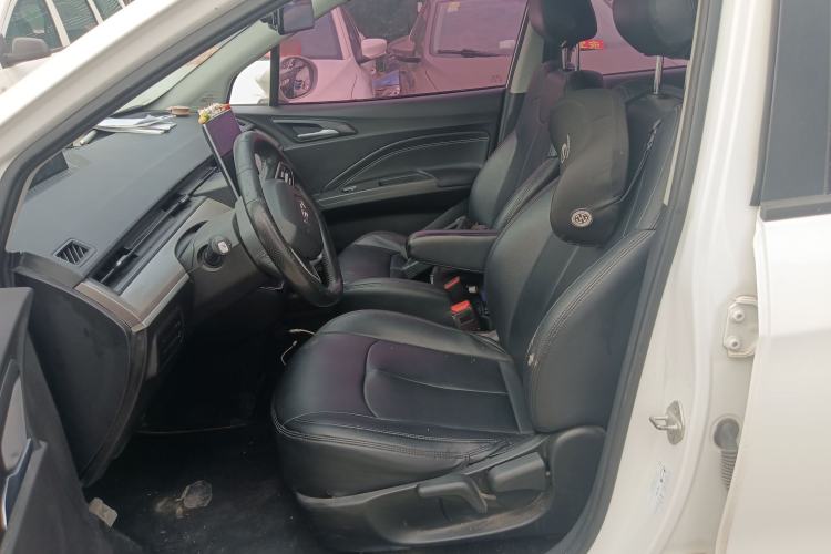 Used NETA V 2021 Standard Range Entertainment Edition Left Front Seat