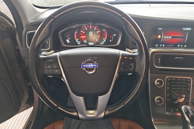 Used Volvo V60 2015 T5 Zhiya Edition Steering Wheel