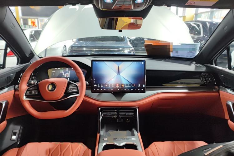 Used BYD Tang New Energy 2025 Model Smart Drive Version DM-i 175KM Prestige Version Center Console