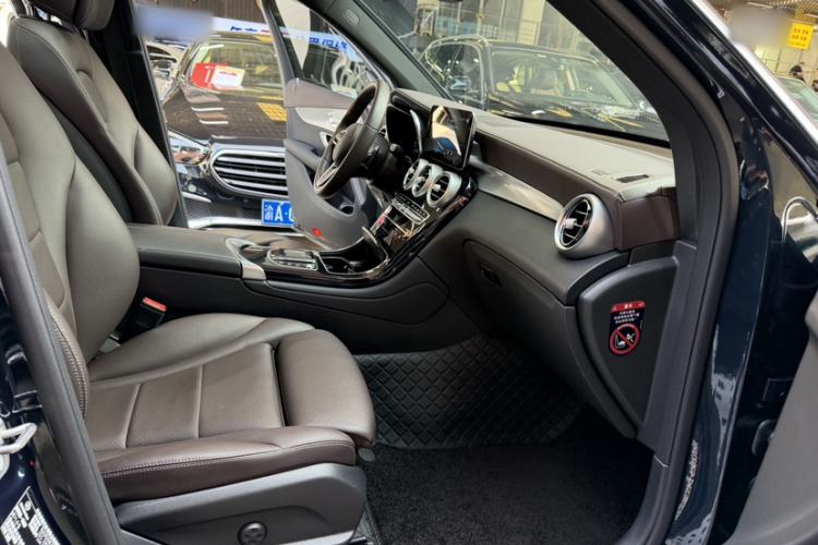 Used Mercedes-Benz GLC 2022 Facelifted GLC 260 L 4MATIC Dynamic Edition Right Front Seat