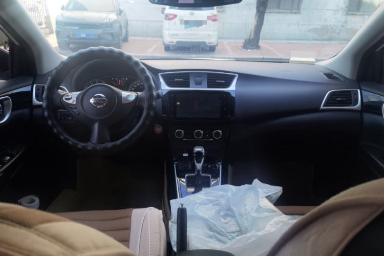 Used Nissan Sylphy 2019 1.6XV CVT Smart Connect Luxury Edition China VI Standard Center Console