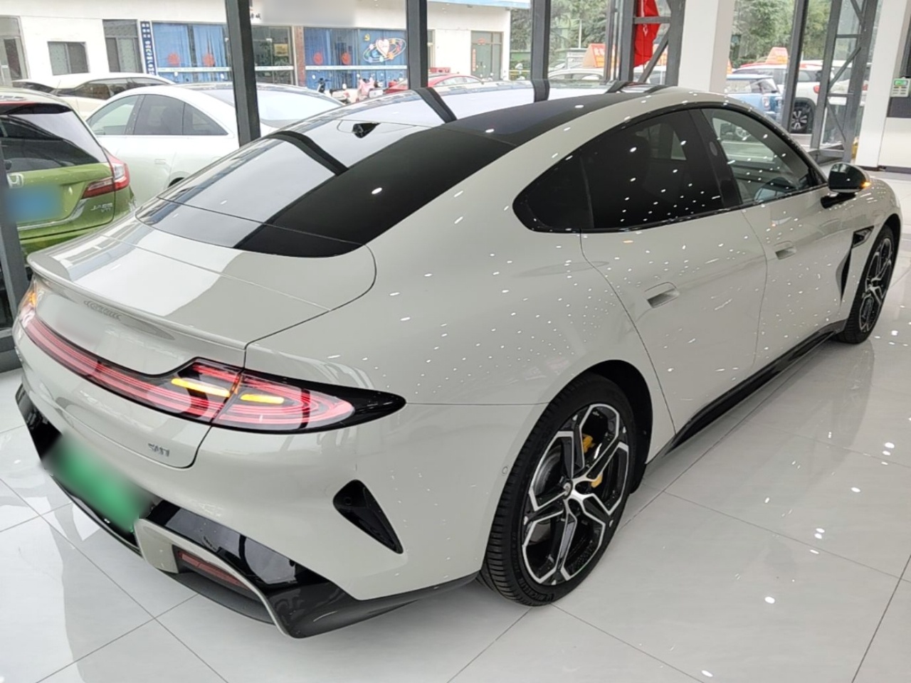 Xiaomi Auto SU7 2024 Rear-Drive Ultra-Long Range Advanced Pro-Level Intelligent Driving Version — снимка 6
