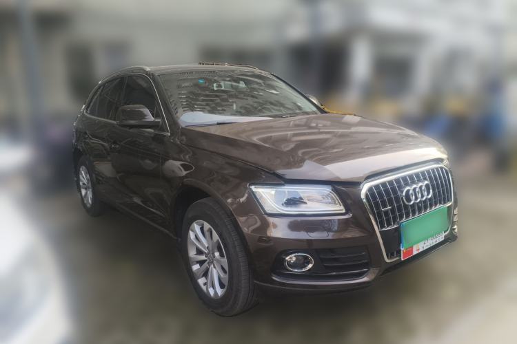 Used Audi Q5 2013 40 TFSI Technology Edition Front Right 45 Deg