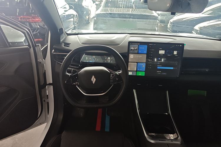 Used Livan Livan 7 2024 605 km Glory Edition