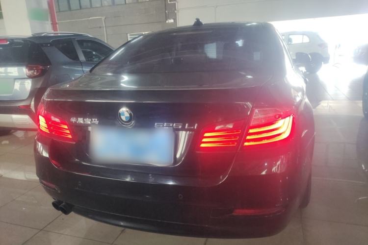 Used BMW 5 Series 2014 525Li Leading Model
