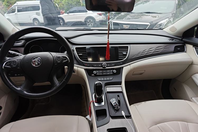 Used Buick LaCrosse 2021 Avenir Avia First-Edition Model Center Console