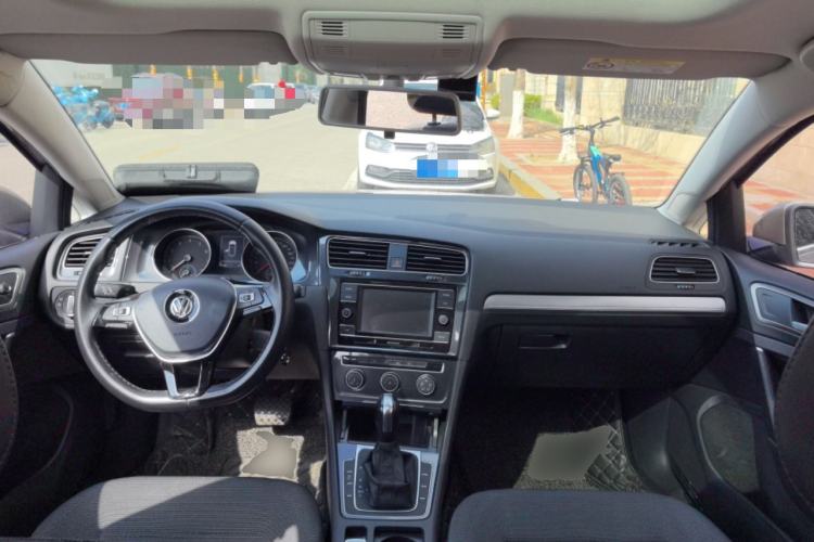 Used Volkswagen Golf 2018 230TSI Automatic Comfort Model
