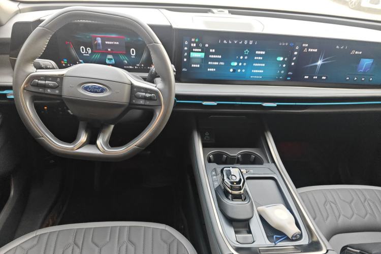 Used Ford Edge 2023 Ford Explorer L 2.0T EcoBoost Two-Wheel Drive 7-Seater Luxury Model