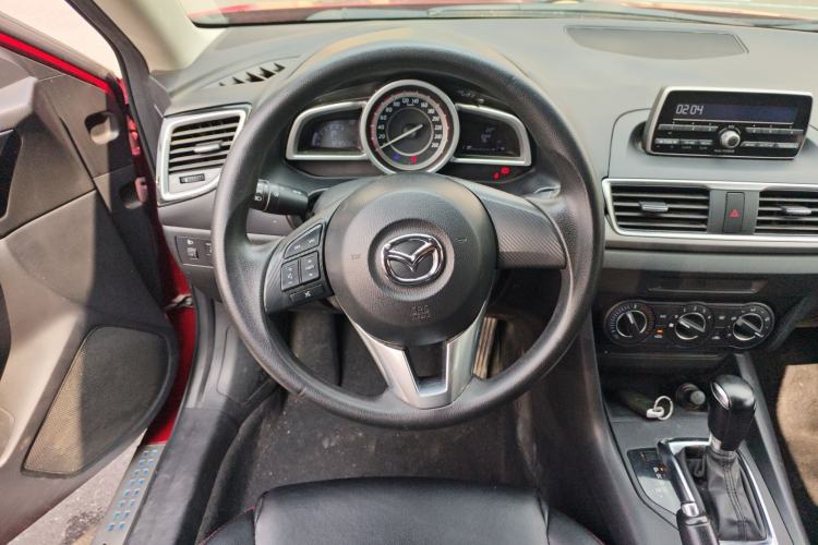 Used Mazda 3 Axela 2014 Sedan 1.5L Automatic Comfort Model