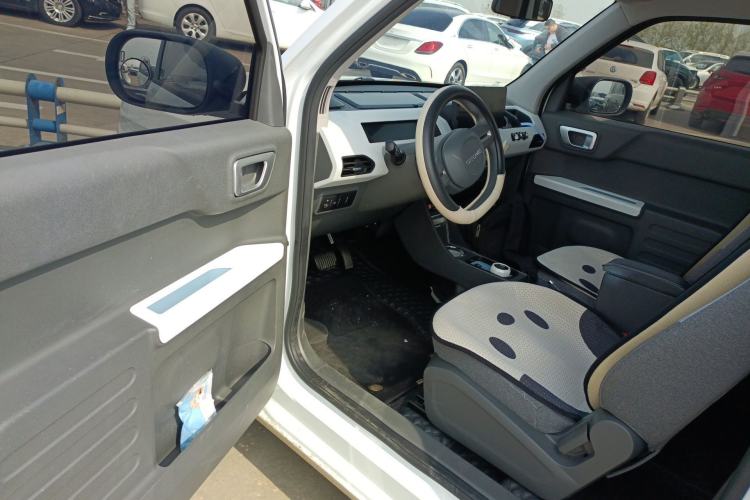 Used Geely Galaxy Panda 2023 Panda Mini 200km Endurance Bear Driver Seat