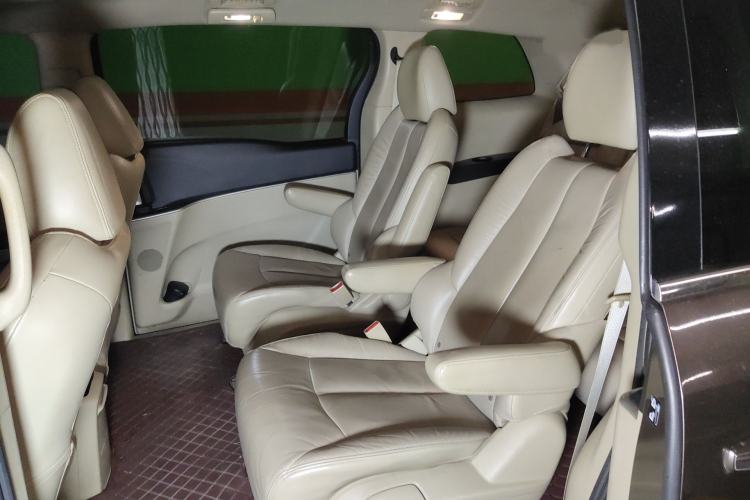 Used Buick GL8 2014 3.0L GT Luxury Business Haoya Edition Interior 4