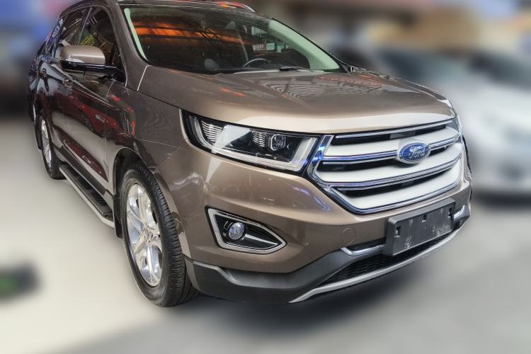 Used Ford Edge 2016 EcoBoost 245 Two-Wheel-Drive Titanium 7-Seater Front Right 45 Deg