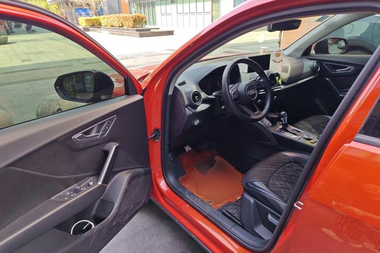 Used Audi Q2L 2018 35 TFSI Launch Exclusive Edition China VI Driver Seat