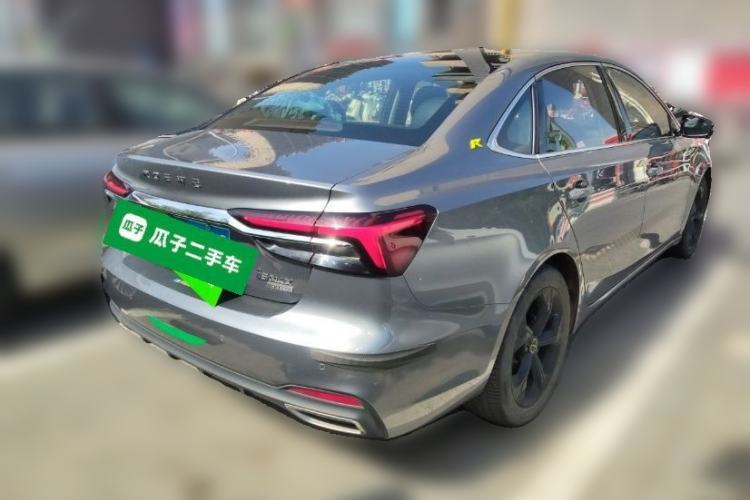Used Roewe i6 MAX 2020 300TGI Automatic Supreme Edition with Cool Sunroof and Advanced Driving Features
