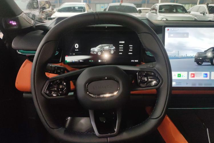Used Lynk & Co 08 EM-P 2026 Model 210 Four-Wheel Drive Performance Ultra H7 Steering Wheel