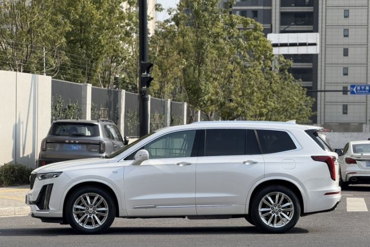 Used Cadillac XT6 2021 2.0T 7-Seater Two-Wheel-Drive Luxury Version Exterior 5