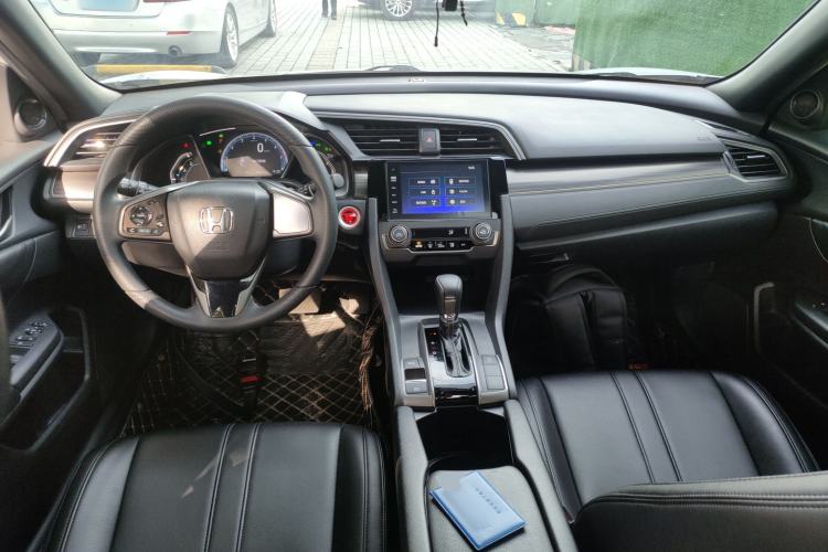 Used Honda Civic 2021 HATCHBACK 220TURBO CVT New Trendsetter Center Console
