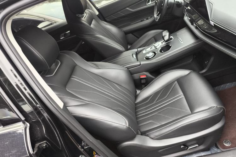 Used CHANGAN UNI-K 2024 2.0T Two-Wheel Drive YueShang Trim
