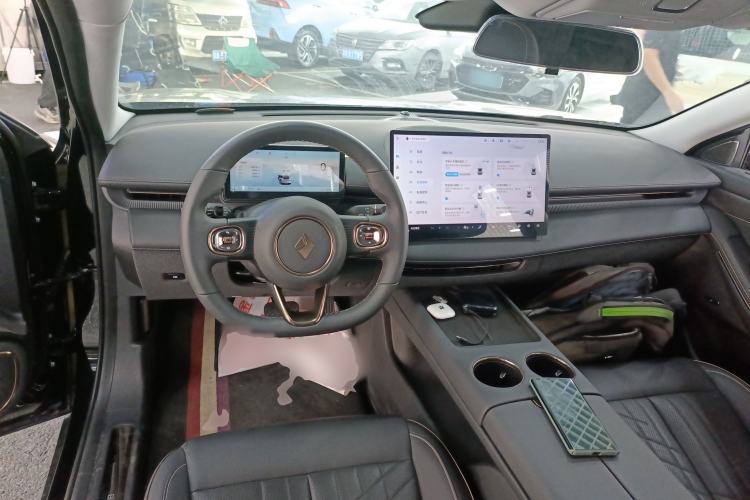 Used Baojun Enjoy 2025 Plug-in Hybrid 140km Luxury Edition Center Console