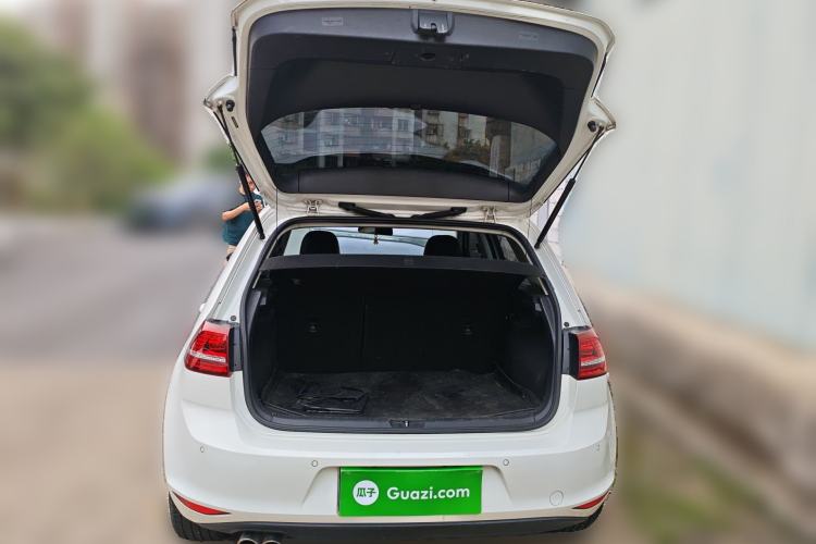 Used Volkswagen Golf 2017 1.6L Automatic Comfort Million-Vehicle Anniversary Edition Trunk