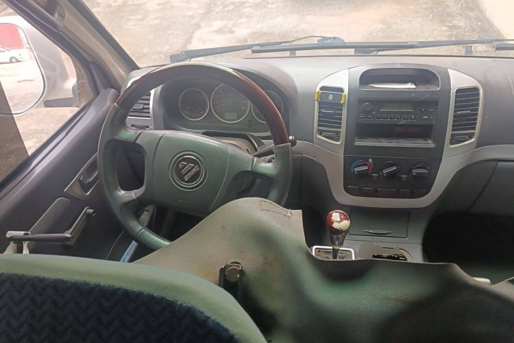 Used Foton Scenic 2014 2.0L Express Classic Short-Wheelbase Low-Roof 4Q20M
