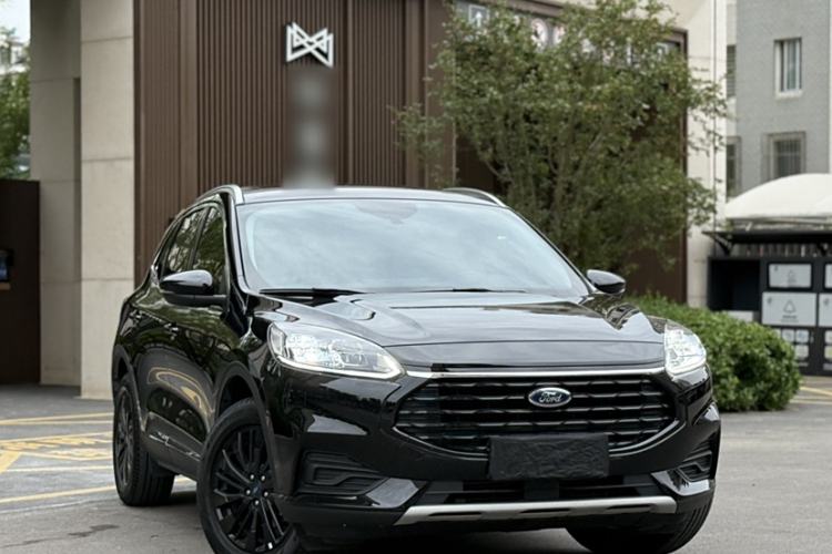 Used Ford Escape 2024 EcoBoost 245 Two-Wheel-Drive Titanium Edition
