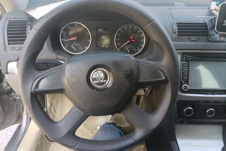 Used Skoda Octavia 2015 Classic Model 1.6L Manual Eado Version