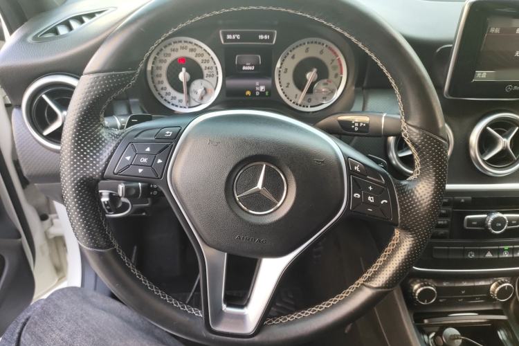 Used Mercedes-Benz A-Class 2015 A 200 Fashion Model